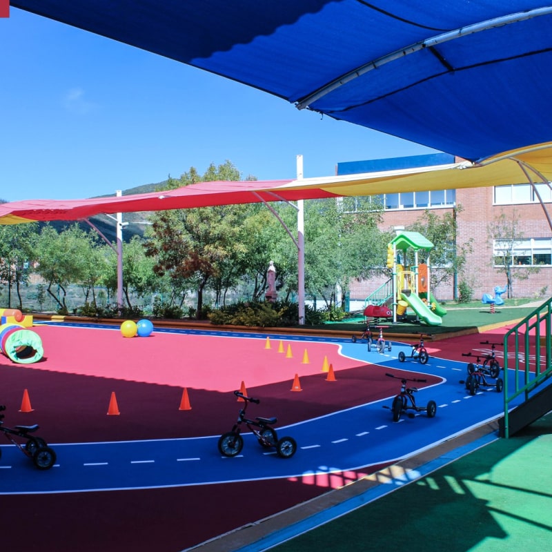 Pista de atletismo en instalaciones de Everest Zacatecas